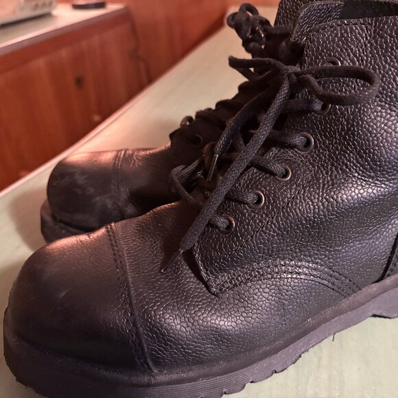 Dr Doc Martens Black Leather Cap Toe Grunge Boots UK 8 Mens 9 Womens 10 - Picture 1 of 12